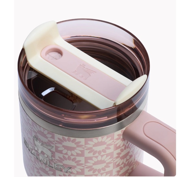 NIB Stanley Quencher H2.O FlowState Tumbler w/Handle 20oz - Peach Whip Sunflower - Picture 3 of 3